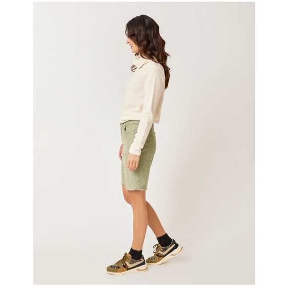 Carve Designs Oahu 10” Shorts Size 4 Cut Off OIive Stretch Corduroy Bermuda Raw - Picture 2 of 10